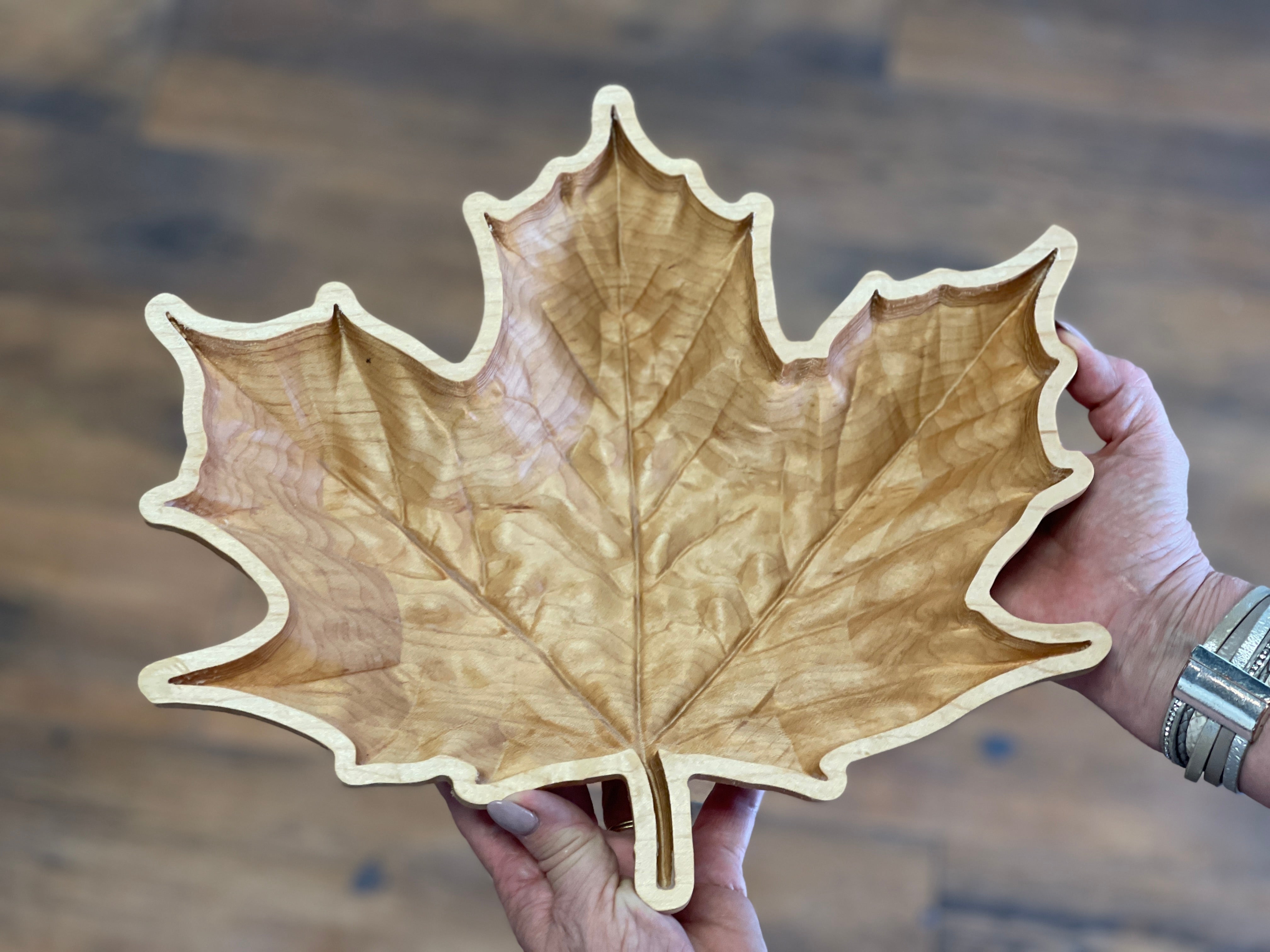 ビリヤード maple leaf IMG_8233_4032x.jpg?v=1754604866